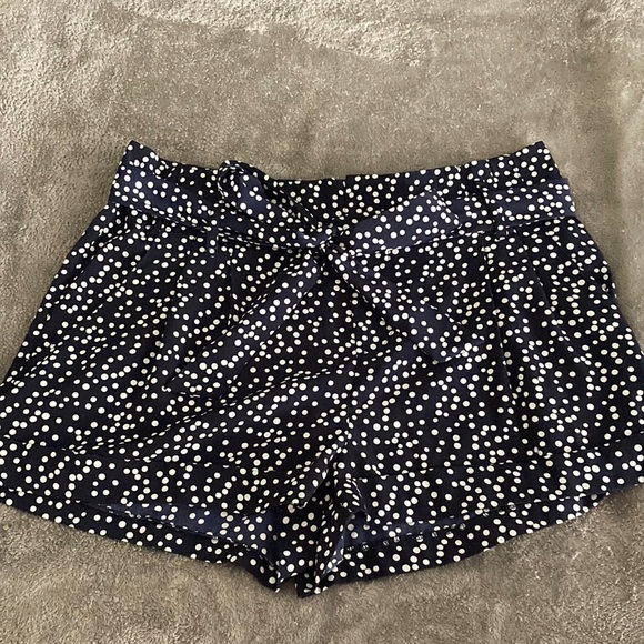 Forever 21 Navy and white polka dot fabric shorts - Picture 1 of 5